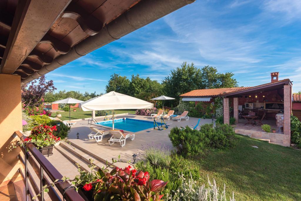 MuntićHacienda Rosemary别墅 外观 照片