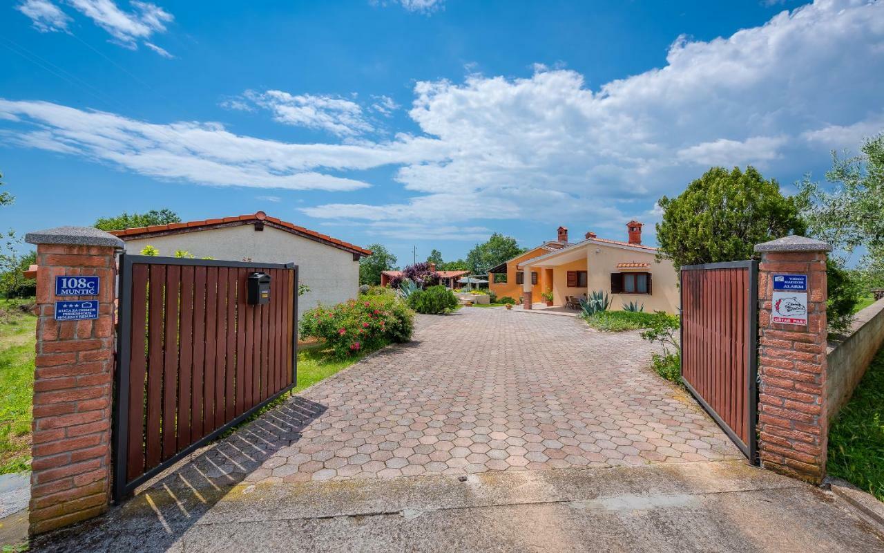 MuntićHacienda Rosemary别墅 外观 照片
