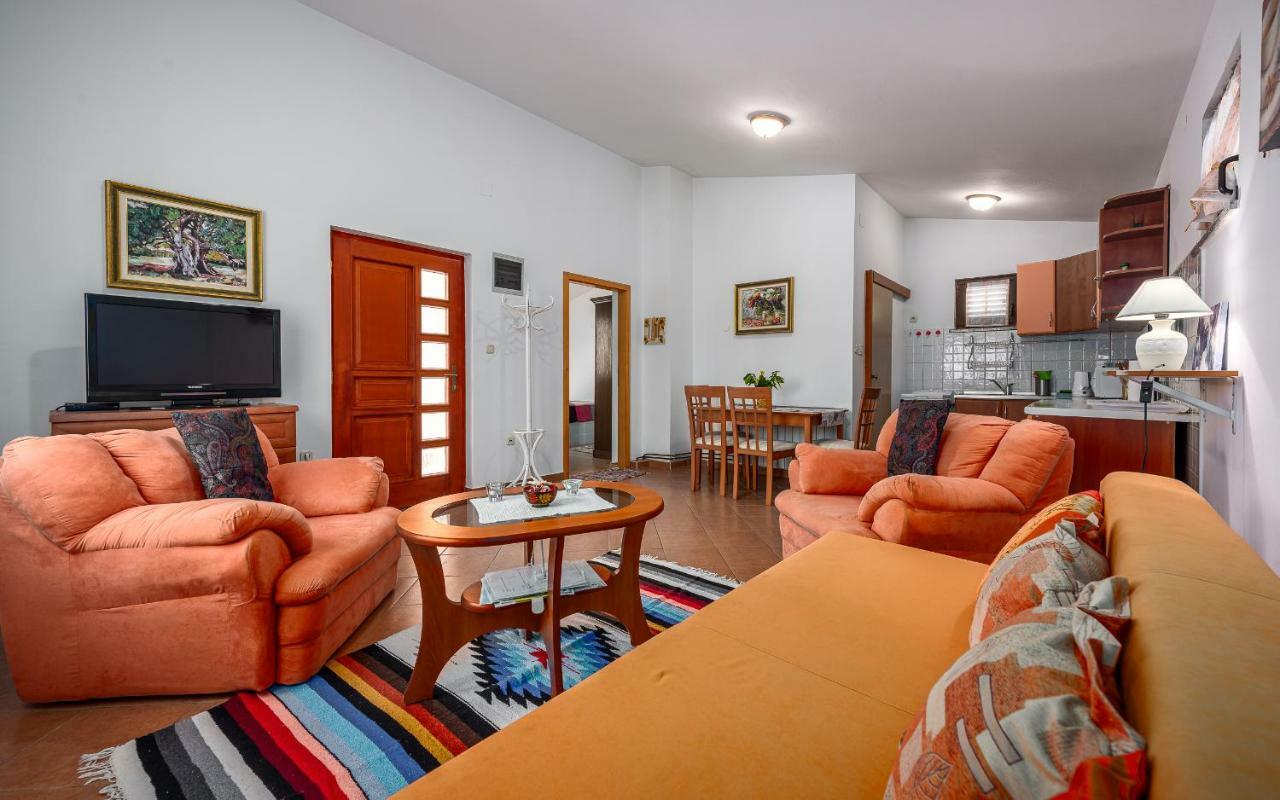 MuntićHacienda Rosemary别墅 外观 照片