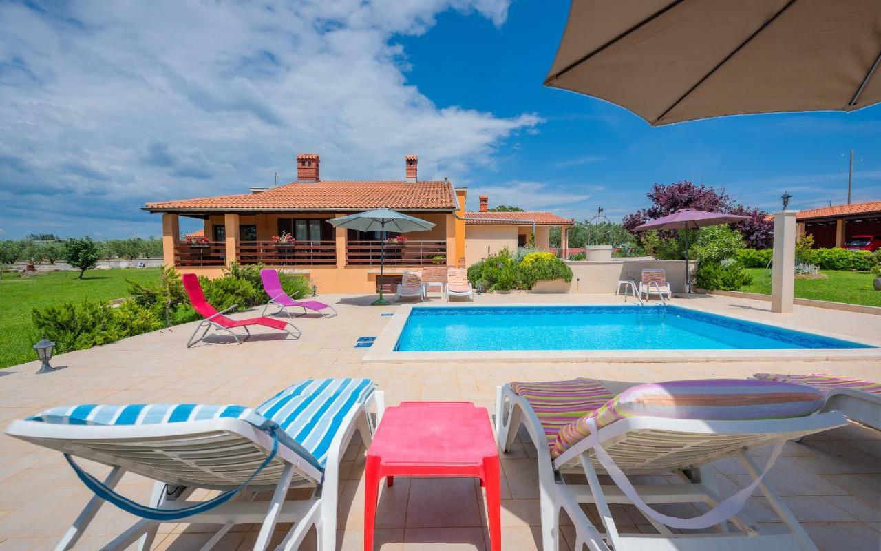 MuntićHacienda Rosemary别墅 外观 照片