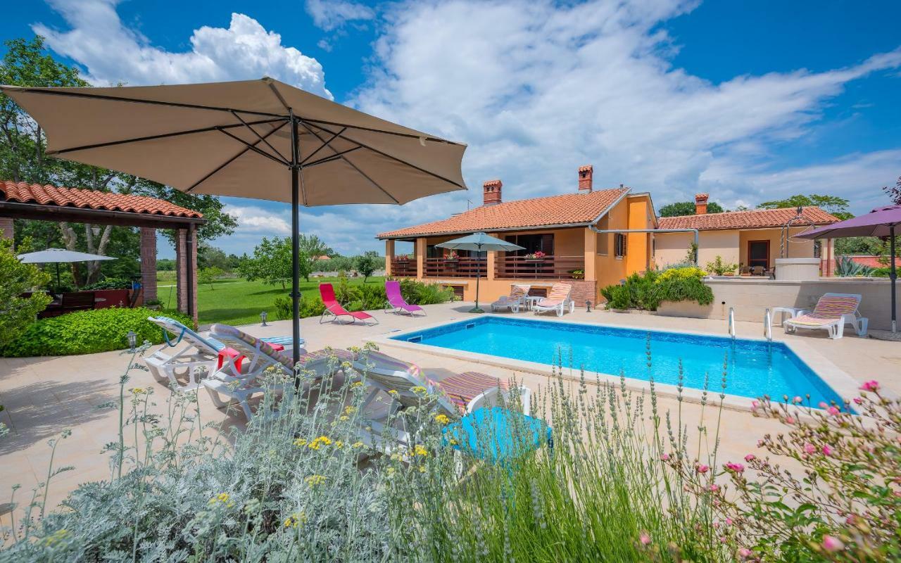 MuntićHacienda Rosemary别墅 外观 照片